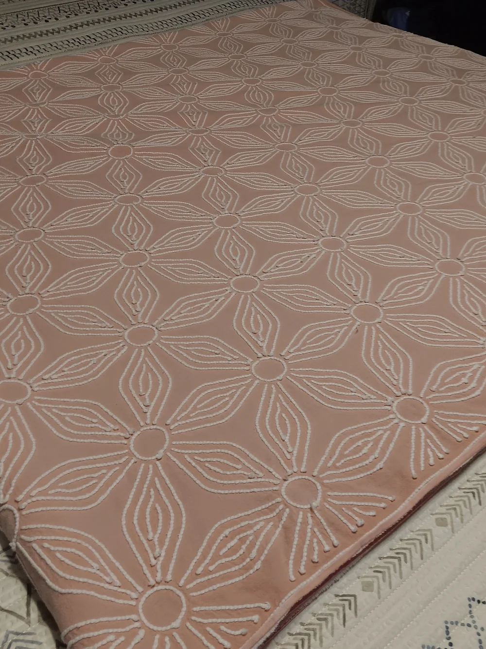 Vtg Hoffman King Size Pink Daisy Chenille Bedspread 104x90 EUC
